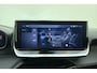 Peugeot 2008 1.2 Hybrid 145 Allure | Climate & Cruise Control | Voorstoelen verwarmd |Parkeersensoren voor + achter | Apple Carplay/Android Auto | Full LED