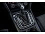 Volkswagen Passat 1.5 TSI R-Line|Camera|Acc|Lane-Assist|Keyless-Entry|