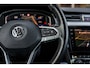 Volkswagen Passat 1.5 TSI R-Line|Camera|Acc|Lane-Assist|Keyless-Entry|