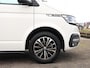 Volkswagen Transporter 2.0 TDI 150pk DC Bulli Automaat | Dubbele schuifdeur | Navigatie | Airco | ACC | LED | Camera | App connect |DAB+ | PDC | Glaslook panelen | 17" Lm velgen | Mat zwart Sidebars | betimmering |