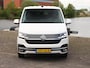 Volkswagen Transporter 2.0 TDI 150pk DC Bulli Automaat | Dubbele schuifdeur | Navigatie | Airco | ACC | LED | Camera | App connect |DAB+ | PDC | Glaslook panelen | 17" Lm velgen | Mat zwart Sidebars | betimmering |
