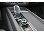 Volvo XC60 T6 Recharge AWD Plus Black Edition - Panorama/schuifdak - IntelliSafe Assist & Surround - 360º Camera - Harman Kardon audio - Adaptieve LED koplampen - Verwarmde voorstoelen, stuur & achterbank - Parkeersensoren voor & achter - Elektr. bedienb. voorstoelen met geheugen - Head up display - Draadloze tel. lader - Extra getint glas - 21' LMV