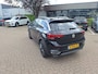 Volkswagen T-Roc 1.5 TSI Sport Business R | 150 PK | Automaat | Stoelverwarming | Navigatie | Parkeercamera | Digital Cockpit PRO | Sportstuur | LED+ | Carplay / Android Auto | Trekhaak