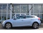 Volvo V40 T2 123PK Nordic+ | Org. NL | Standkachel | PDC Achter | Verw. Voorstoelen | Climate Control | Trekhaak |