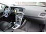 Volvo V40 T2 123PK Nordic+ | Org. NL | Standkachel | PDC Achter | Verw. Voorstoelen | Climate Control | Trekhaak |
