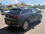 Volkswagen T-Roc 1.5 TSI Sport Business R VOLLEDIG DIGITAAL INSTRUMENTENPANEEL | PANORAMADAK | CAMERA | NAVIGATIE | MULTIMEDIA | LED VERLICHTING | DODEHOEK DETECTIE  | ADAPTIEVE CRUISE CONTROL | SFEER VERLICHTING | PARKEERSENSOREN | R-LINE