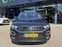 Volkswagen T-Roc 1.5 TSI Sport Business R VOLLEDIG DIGITAAL INSTRUMENTENPANEEL | PANORAMADAK | CAMERA | NAVIGATIE | MULTIMEDIA | LED VERLICHTING | DODEHOEK DETECTIE  | ADAPTIEVE CRUISE CONTROL | SFEER VERLICHTING | PARKEERSENSOREN | R-LINE
