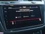 Volkswagen Tiguan 1.4 TSI 245 pk DSG eHybrid R-Line | Trekhaak | 360 Camera | LED Matrix | ACC | Stoel + Stuurverwarming | Oryx White | Side Assist | Elektrische Klep |