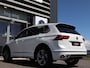 Volkswagen Tiguan 1.4 TSI 245 pk DSG eHybrid R-Line | Trekhaak | 360 Camera | LED Matrix | ACC | Stoel + Stuurverwarming | Oryx White | Side Assist | Elektrische Klep |