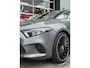 Mercedes-Benz A-klasse 180 Business Solution - Navigatie / Apple CarPlay I Sport interieur I PDC I LED I 85.000 KM - Dealer ond.