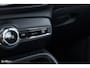 Volvo XC40 2.0 T5 AWD R-Design | Zwenkbare trekhaak | 2.100 Kg Trekgewicht | Panoramadak | Blis | Harman Kardon | 360 Camera |