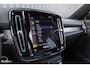 Volvo XC40 2.0 T5 AWD R-Design | Zwenkbare trekhaak | 2.100 Kg Trekgewicht | Panoramadak | Blis | Harman Kardon | 360 Camera |
