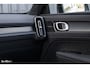 Volvo XC40 2.0 T5 AWD R-Design | Zwenkbare trekhaak | 2.100 Kg Trekgewicht | Panoramadak | Blis | Harman Kardon | 360 Camera |