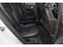 Volvo XC40 2.0 T5 AWD R-Design | Zwenkbare trekhaak | 2.100 Kg Trekgewicht | Panoramadak | Blis | Harman Kardon | 360 Camera |