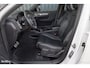 Volvo XC40 2.0 T5 AWD R-Design | Zwenkbare trekhaak | 2.100 Kg Trekgewicht | Panoramadak | Blis | Harman Kardon | 360 Camera |