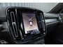 Volvo XC40 2.0 T5 AWD R-Design | Zwenkbare trekhaak | 2.100 Kg Trekgewicht | Panorama dak | Blis | Harman Kardon | 360 Camera |