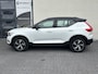 Volvo XC40 2.0 T5 AWD R-Design | Zwenkbare trekhaak | 2.100 Kg Trekgewicht | Panorama dak | Blis | Harman Kardon | 360 Camera |
