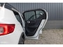 Volvo XC40 2.0 T5 AWD R-Design | Zwenkbare trekhaak | 2.100 Kg Trekgewicht | Panoramadak | Blis | Harman Kardon | 360 Camera |