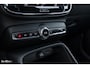 Volvo XC40 2.0 T5 AWD R-Design | Zwenkbare trekhaak | 2.100 Kg Trekgewicht | Panoramadak | Blis | Harman Kardon | 360 Camera |