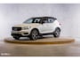 Volvo XC40 2.0 T5 AWD R-Design | Zwenkbare trekhaak | 2.100 Kg Trekgewicht | Panorama dak | Blis | Harman Kardon | 360 Camera |