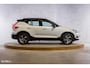 Volvo XC40 2.0 T5 AWD R-Design | Zwenkbare trekhaak | 2.100 Kg Trekgewicht | Panorama dak | Blis | Harman Kardon | 360 Camera |
