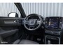 Volvo XC40 2.0 T5 AWD R-Design | Zwenkbare trekhaak | 2.100 Kg Trekgewicht | Panoramadak | Blis | Harman Kardon | 360 Camera |