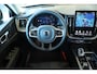 Volvo XC60 2.0 T6 Plug-in hybrid AWD Plus Dark | 360° Parkeercamera | Parkeersensoren voor + achter | Google infotainment | Stoelverwarming | Stuurwielverwarming |