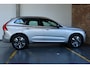 Volvo XC60 2.0 T6 Plug-in hybrid AWD Plus Dark | 360° Parkeercamera | Parkeersensoren voor + achter | Google infotainment | Stoelverwarming | Stuurwielverwarming |