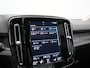 Volvo XC40 T5 Ultimate Dark PHEV 262pk Dealer O.H. | Trekhaak Af Fabriek | Panodak | 360 Camera | Harman & Kardon | Lederen Sportstoelen Memory & Verwarmd | Cruise Control | Apple Carplay | Navigatie | Stuur Verwarmd | Keyless | DAB |