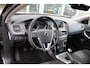 Volvo V40 T3 153PK Nordic+ | Trekhaak | Verw. Voorruit | Verw. Voorstoelen | Standkachel | PDC Achter | 17" LMV |