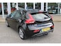 Volvo V40 T3 153PK Nordic+ | Trekhaak | Verw. Voorruit | Verw. Voorstoelen | Standkachel | PDC Achter | 17" LMV |