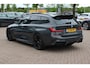 BMW 3-Serie Touring 330i High Exe. M Sport / M340 uitgevoerd / Leder&Alcantara / CarPlay / 19'' / Parkeerhulp V+A / Stoelverwarming / Sportstoelen / DAB / Cruise Control