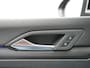 Volkswagen Golf 1.4 eHybrid GTE Automaat - Side Assist - IQ light - Navigatie - ACC - Camera - Park Assist - Sfeerverlichting