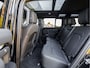 Land Rover Defender 110 P300e 110 S | Gloss Black Pack | Koelbox | 20" Style 5098 Satin Dark Grey | Afneembare trekhaak | Panoramisch schuif-/kanteldak
