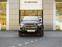 Land Rover Defender 110 P300e 110 S | Gloss Black Pack | Koelbox | 20" Style 5098 Satin Dark Grey | Afneembare trekhaak | Panoramisch schuif-/kanteldak