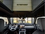 Land Rover Defender 110 P300e 110 S | Gloss Black Pack | Koelbox | 20" Style 5098 Satin Dark Grey | Afneembare trekhaak | Panoramisch schuif-/kanteldak