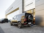 Land Rover Defender 110 P300e 110 S | Gloss Black Pack | Koelbox | 20" Style 5098 Satin Dark Grey | Afneembare trekhaak | Panoramisch schuif-/kanteldak