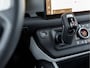 Land Rover Defender 110 P300e 110 S | Gloss Black Pack | Koelbox | 20" Style 5098 Satin Dark Grey | Afneembare trekhaak | Panoramisch schuif-/kanteldak