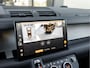 Land Rover Defender 110 P300e 110 S | Gloss Black Pack | Koelbox | 20" Style 5098 Satin Dark Grey | Afneembare trekhaak | Panoramisch schuif-/kanteldak