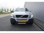 Volvo XC90 2.5 T5 Limited Ed. GRIJS KENTEKEN! - Airco / Navi / Cruise / Camera / Leder / Stoelverw. / Lm velgen /