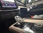 Volvo XC90 2.0 T8 Plug-in hybrid AWD Ultra Dark 7 Pers uitv. MY 26, Panoramadak, Elec. Trekhaak, Luchtvering, Bowers & Wilkens, Stoelverwarming en stuurwielverwarming met massagestoelen .