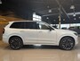 Volvo XC90 2.0 T8 Plug-in hybrid AWD Ultra Dark 7 Pers uitv. MY 26, Panoramadak, Elec. Trekhaak, Luchtvering, Bowers & Wilkens, Stoelverwarming en stuurwielverwarming met massagestoelen .