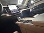 Volvo XC90 2.0 T8 Plug-in hybrid AWD Ultra Dark 7 Pers uitv. MY 26, Panoramadak, Elec. Trekhaak, Luchtvering, Bowers & Wilkens, Stoelverwarming en stuurwielverwarming met massagestoelen .