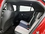 Peugeot e-2008 EV GT Pack 50 kWh 136pk Automaat | Trekhaak | Navigatie | Climate Control | Adaptieve Cruise Control | Camera | 18"LMV | Dodehoekdetectie | Keyless Entry/Start | Apple Carplay/Android Auto |