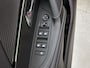 Peugeot e-2008 EV GT Pack 50 kWh 136pk Automaat | Trekhaak | Navigatie | Climate Control | Adaptieve Cruise Control | Camera | 18"LMV | Dodehoekdetectie | Keyless Entry/Start | Apple Carplay/Android Auto |