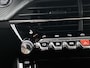 Peugeot e-2008 EV GT Pack 50 kWh 136pk Automaat | Trekhaak | Navigatie | Climate Control | Adaptieve Cruise Control | Camera | 18"LMV | Dodehoekdetectie | Keyless Entry/Start | Apple Carplay/Android Auto |