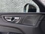 Volvo XC60 2.0 T6 Plug-in Hybrid AWD Plus Black Edition | PHEV | Panoramadak | Head-up Display | 360 Graden Camera | Trekhaak | Elektrisch Verstelbare Voorstoelen | Harman Kardon Audio | Keyless Entry | Elektrische Achterklep | Sportstoelen