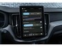 Volvo XC60 T6 Plug-in Hybrid AWD Plus Black Edition | PHEV | Panoramadak | Head-up Display | 360 Graden Camera | Trekhaak | Elektrisch Verstelbare Voorstoelen | Harman Kardon Audio | Keyless Entry | Elektrische Achterklep | Sportstoelen