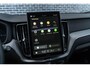 Volvo XC60 T6 Plug-in Hybrid AWD Plus Black Edition | PHEV | Panoramadak | Head-up Display | 360 Graden Camera | Trekhaak | Elektrisch Verstelbare Voorstoelen | Harman Kardon Audio | Keyless Entry | Elektrische Achterklep | Sportstoelen