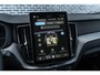 Volvo XC60 T6 Plug-in Hybrid AWD Plus Black Edition | PHEV | Panoramadak | Head-up Display | 360 Graden Camera | Trekhaak | Elektrisch Verstelbare Voorstoelen | Harman Kardon Audio | Keyless Entry | Elektrische Achterklep | Sportstoelen